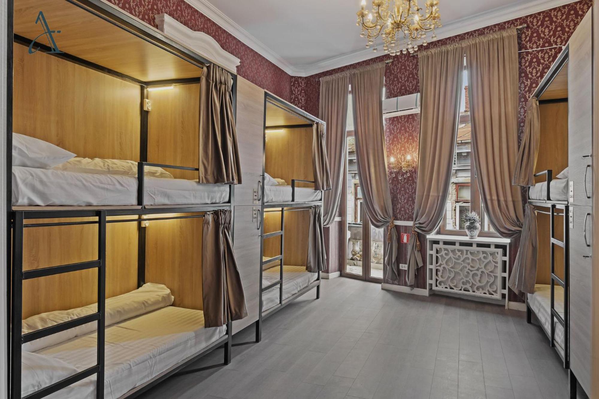 Ramana Garden Hostel - Self-Service Accommodation Бухарест Екстер'єр фото