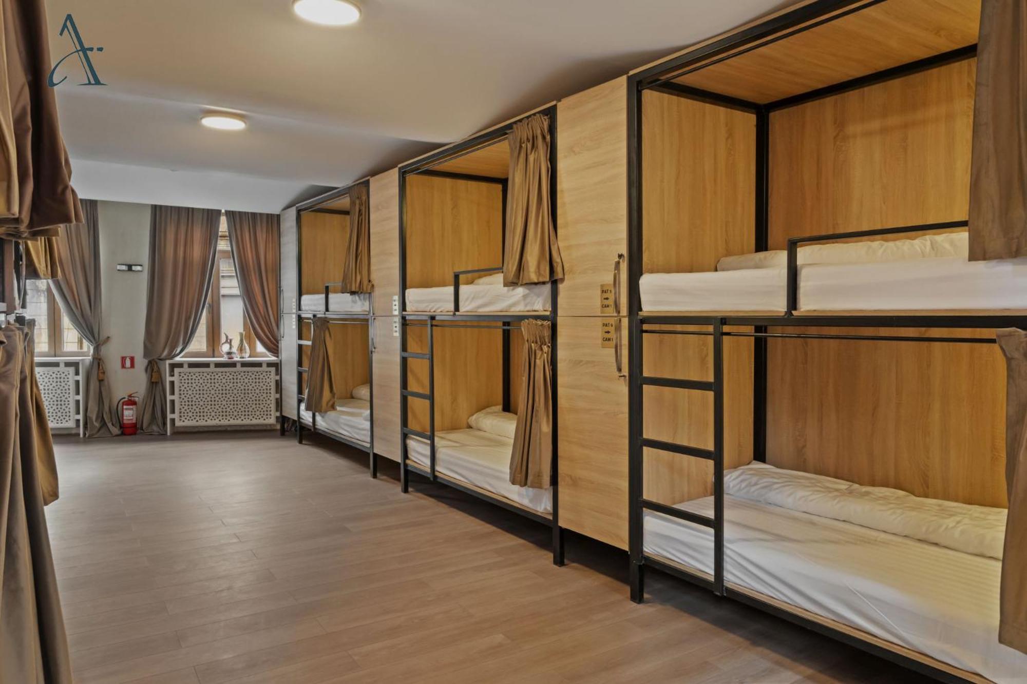 Ramana Garden Hostel - Self-Service Accommodation Бухарест Екстер'єр фото