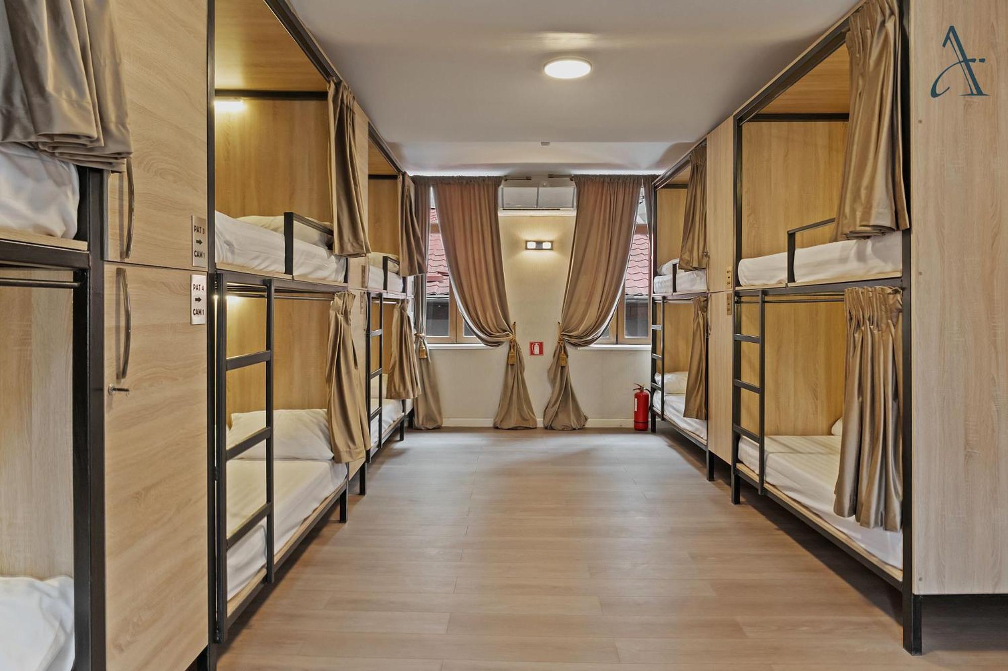 Ramana Garden Hostel - Self-Service Accommodation Бухарест Екстер'єр фото